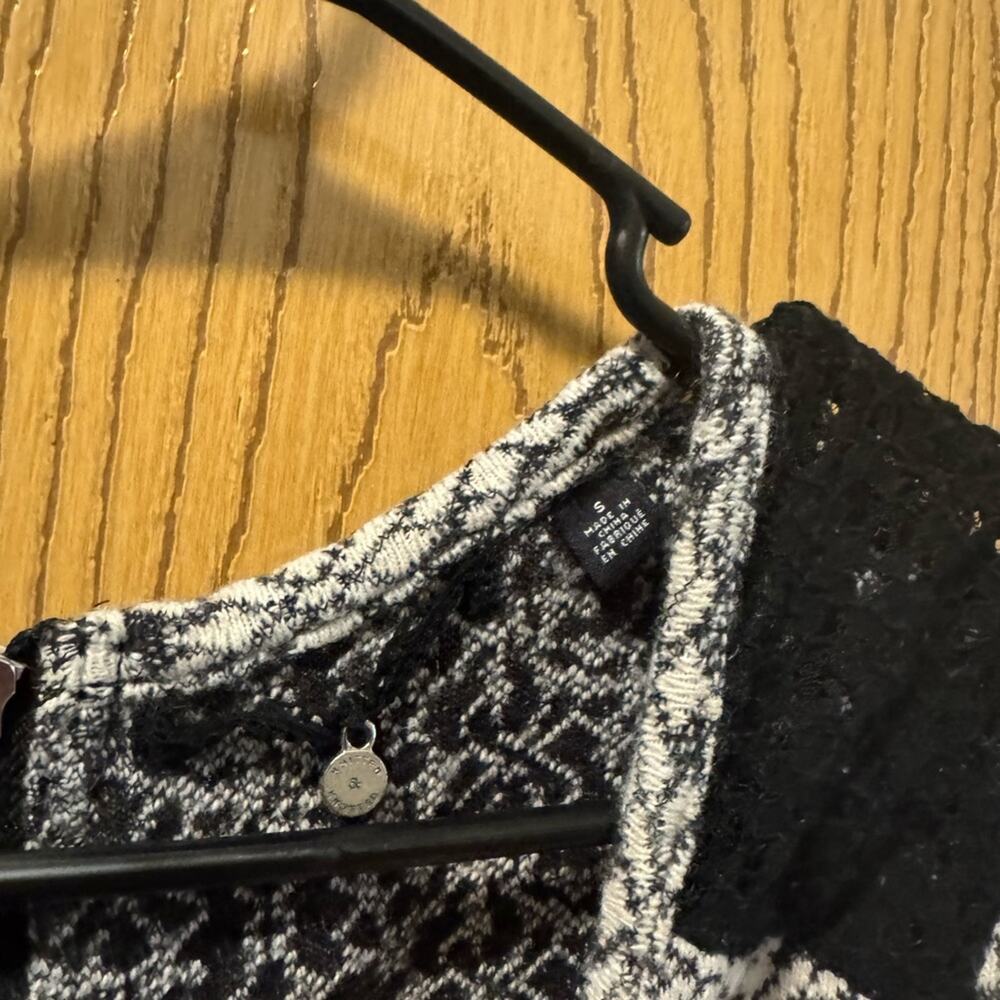 Black and White Patterned Women's Top - Picture 5 of 5